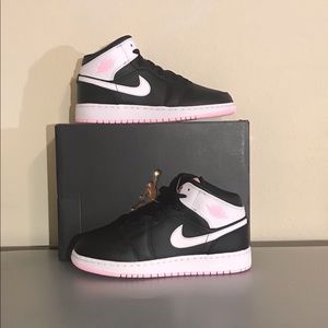 Nike Air Jordan 1 Mid GS Arctic Pink Punch